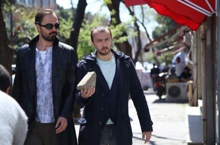 Tek lafıyla uçak düşürdü! 4. bölüm fotogalerisi