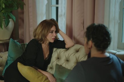 Hala seviyor Melek’i!