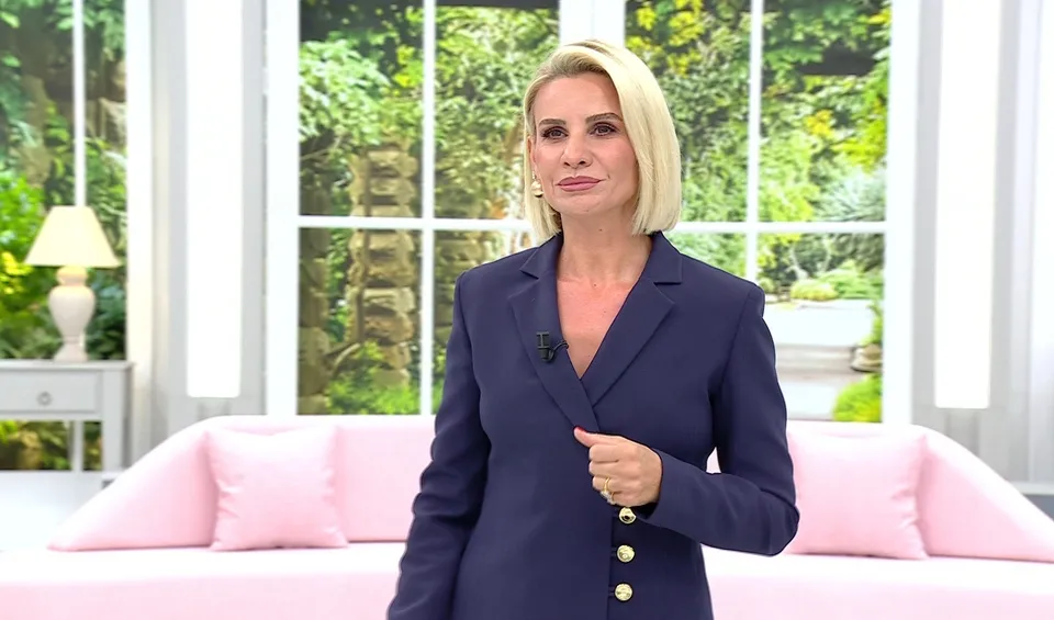 Esra Erol’da