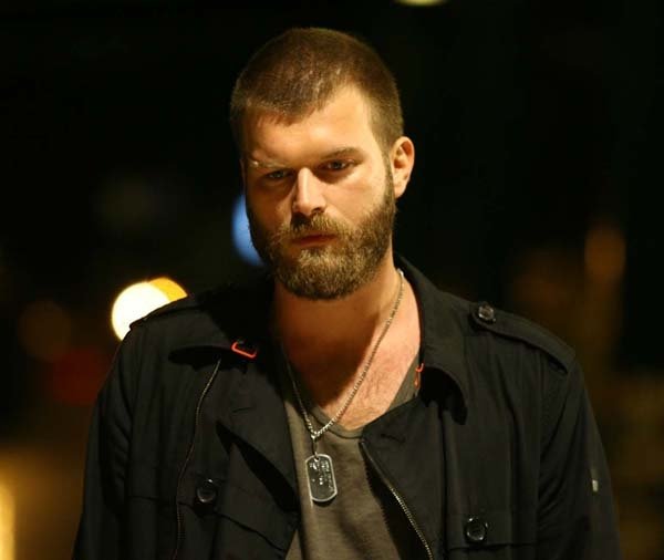 Sekiz (Kıvanç Tatlıtuğ)