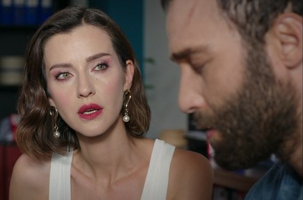 Başkomiser Şahin ile psikolog İpek terapide