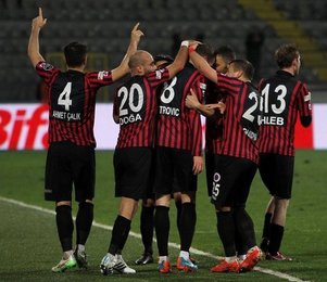 Bursa ve Gençlerbirliği kimleri eledi?