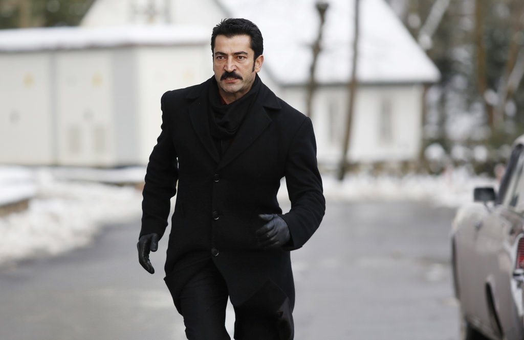 Mahir kabadayılara direniyor... 99. bölüm fotogaleri