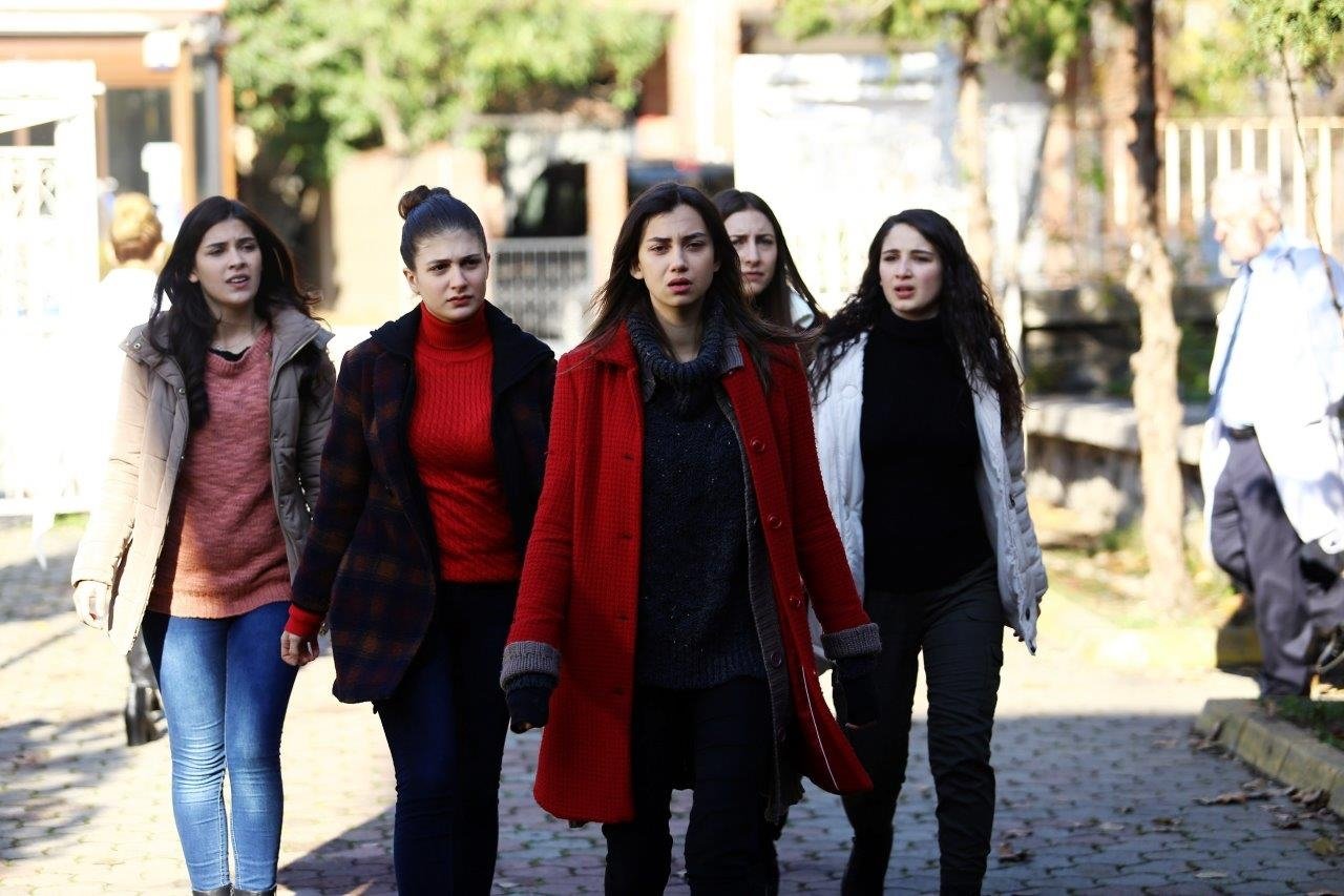 100 karede 100 bölüm