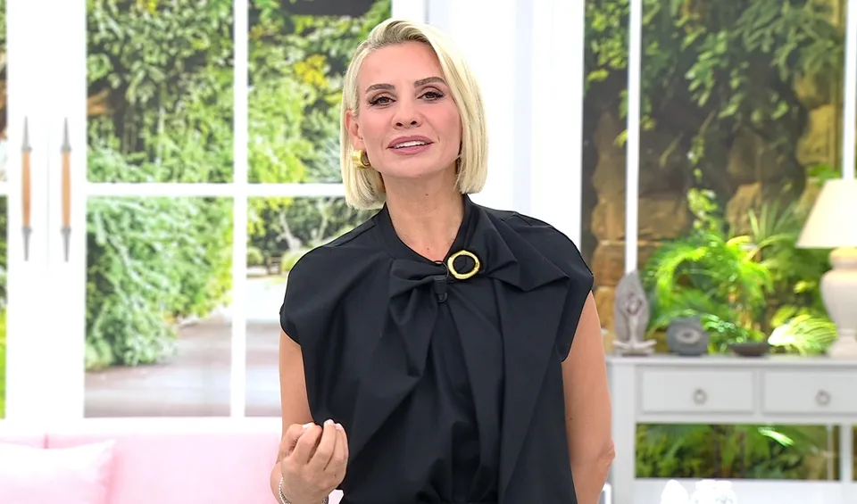 Esra Erol’da