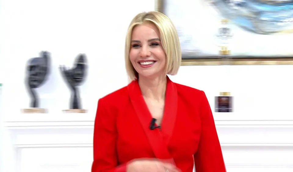 Esra Erol’da