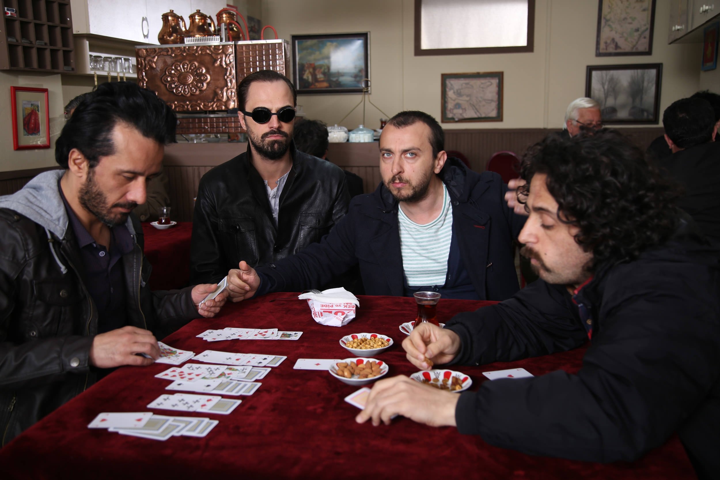 Tek lafıyla uçak düşürdü! 4. bölüm fotogalerisi