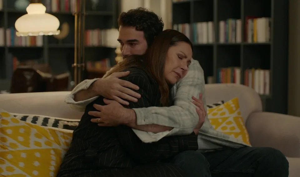 Ozan, annesi Güzide’ye sığındı