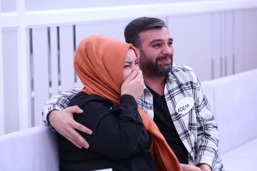 Esra Erol'dan canlı yayında bebek müjdesi