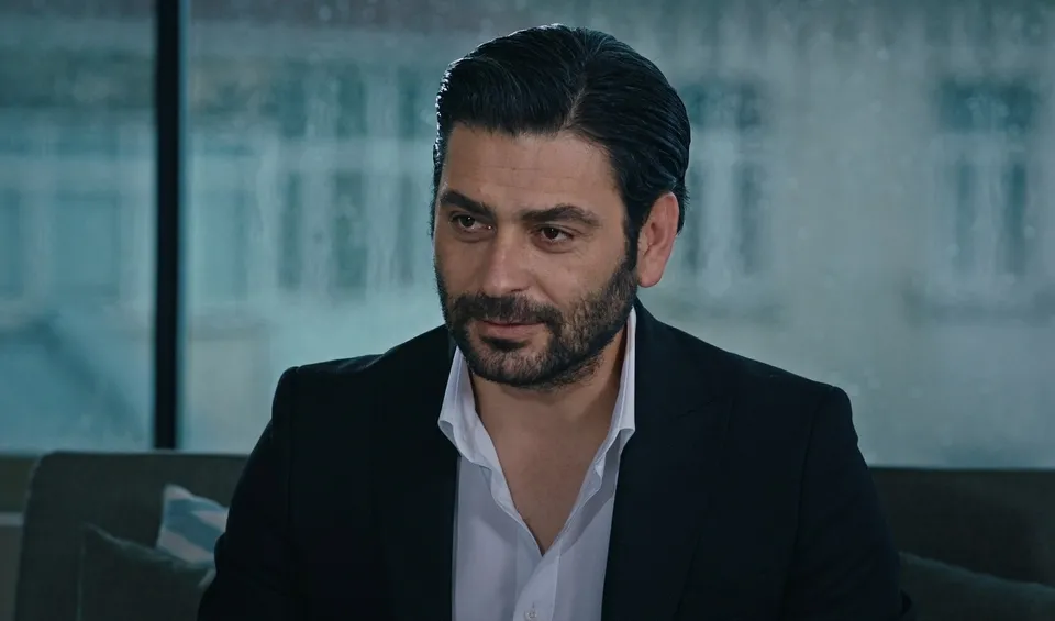 İlyas ve Alpaslan, Bahar’a teşekkür ediyor