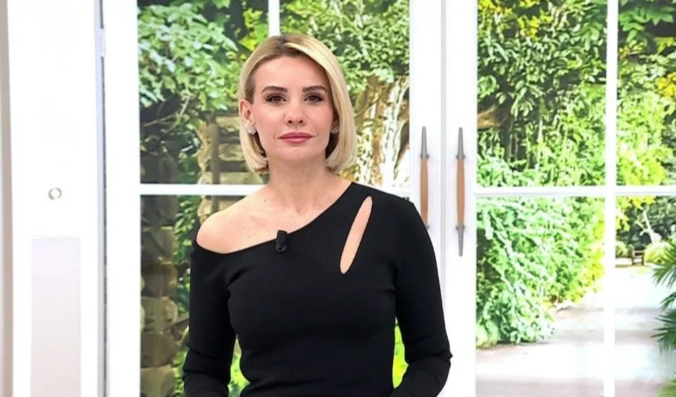 Esra Erol’da