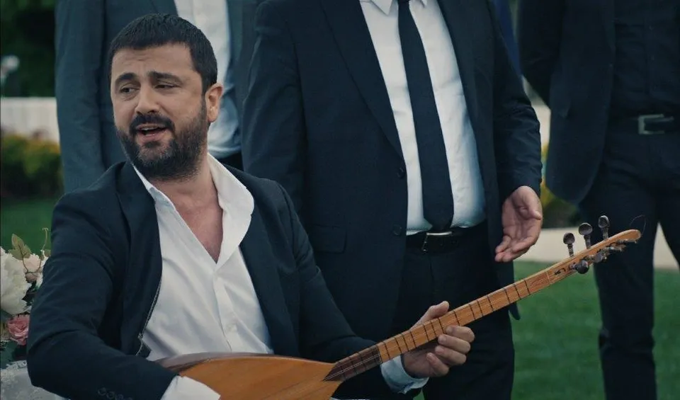 Emin ve Asım’dan Zülüfünü Taramadım