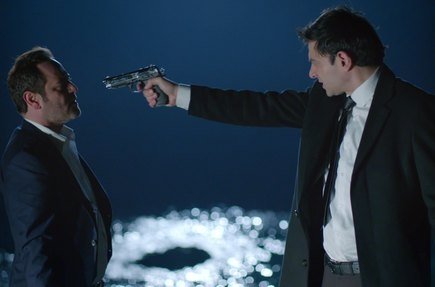 Senin gibi kalpsiz biri yaşamayı hak etmiyor!