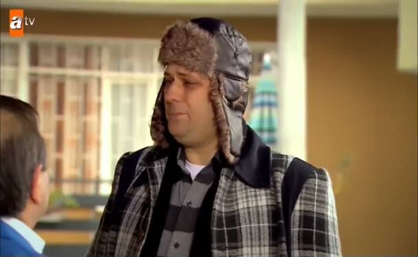 Bakkal Lütfü dükkanı kapatmak isteyince Emin perişan oldu!