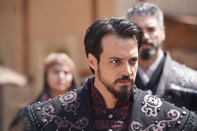 Sarayda dengeler sarsıldı