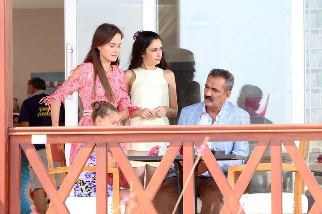 Eski Bir Tanıdık  İşleri Karıştırıyor. 9. bölüm fotogaleri