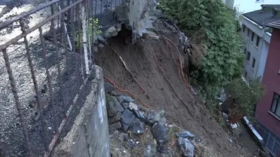 İstanbul’da toprak kayması
