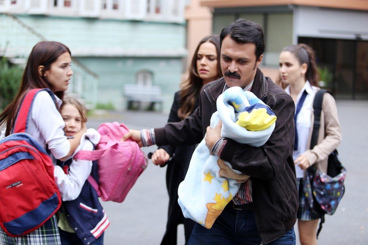 100 karede 100 bölüm