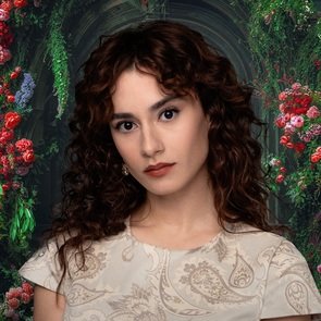 Ece Yaşar  kimdir? Ece Yaşar  Biyografisi