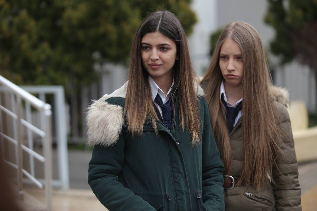 100 karede 100 bölüm