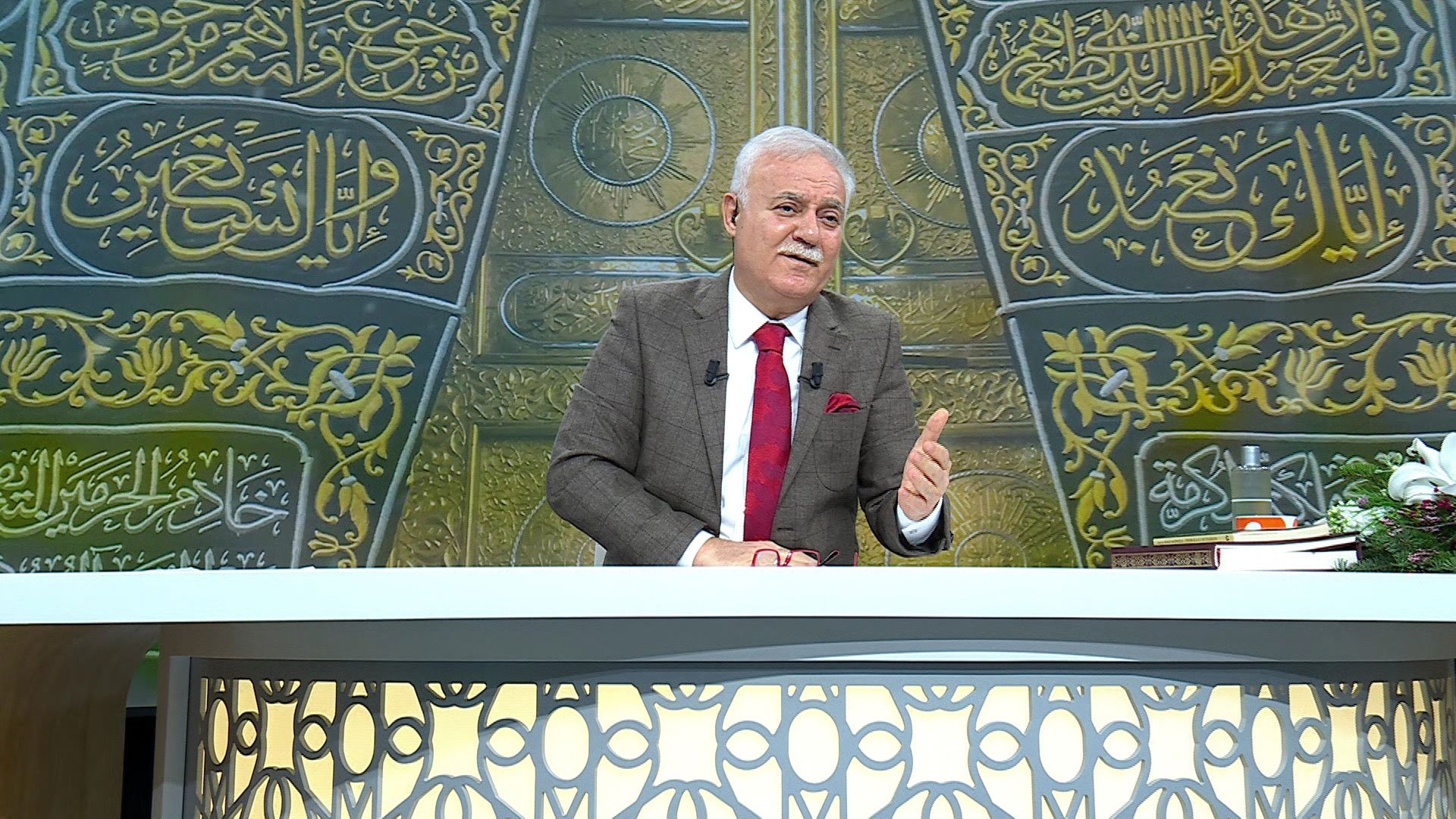 Nihat Hatipoğlu'ndan, Peygamberimizin anne hakkı ve sevgisi üzerine sözleri...