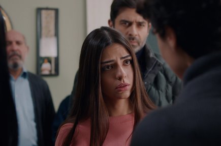 Zeynep, annesinin Alev olduğunu öğreniyor!