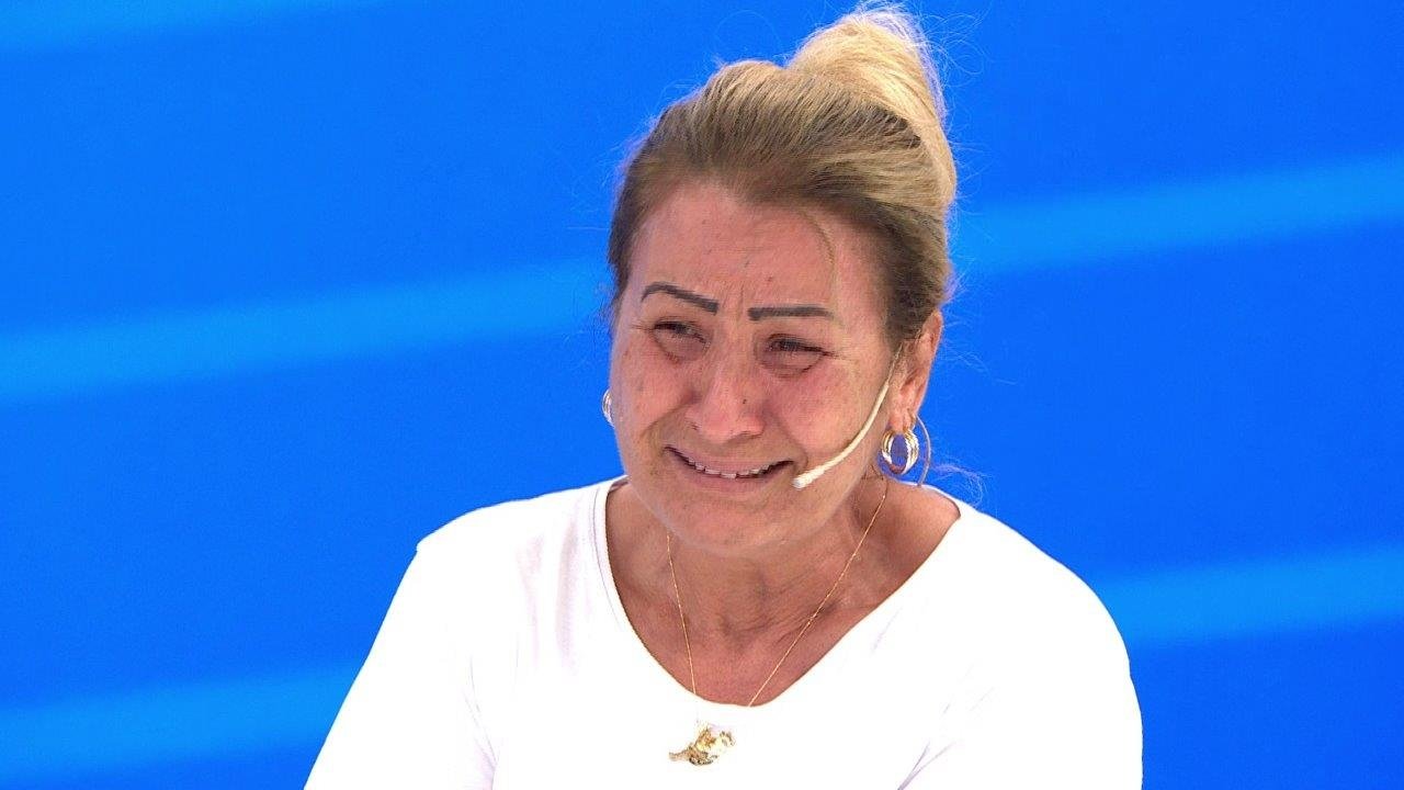 Maskeli bir kişi yol kenarına bıraktı...