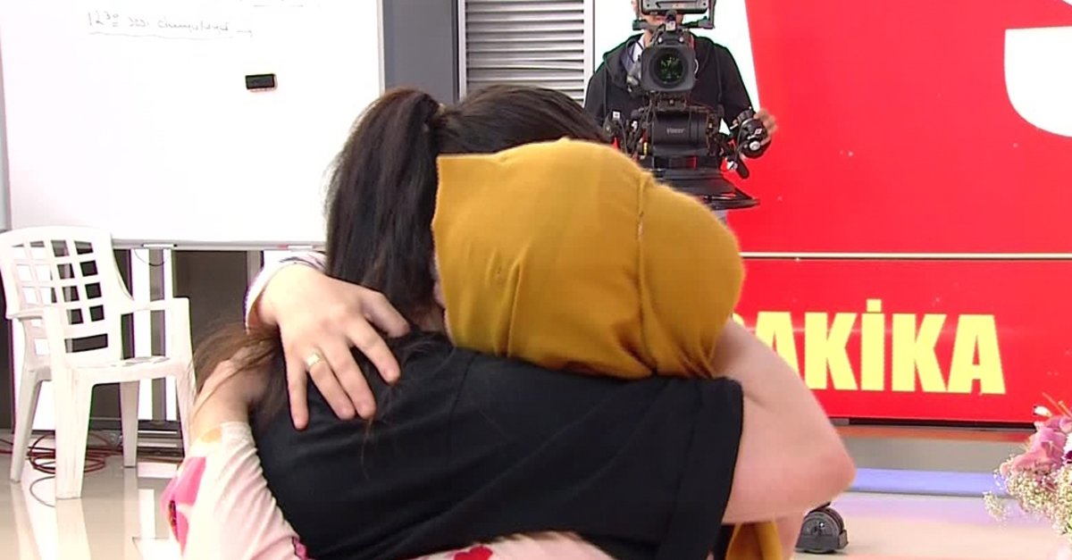 muge-anli-ile-tatli-sert