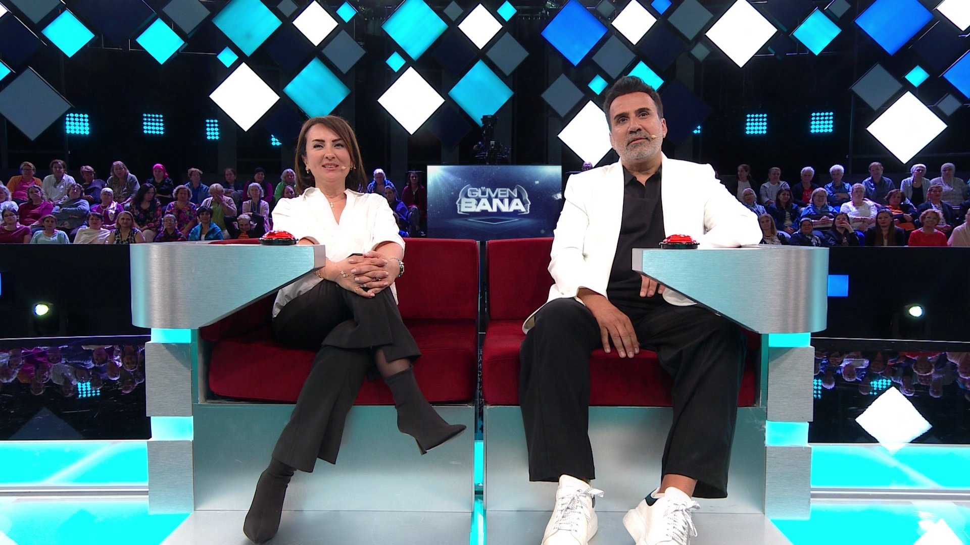 Emrah, "Güven Bana" yarışmasında geçmişe yolculuk yaptı! O soruda Yeşilçam anılarını hatırladı!