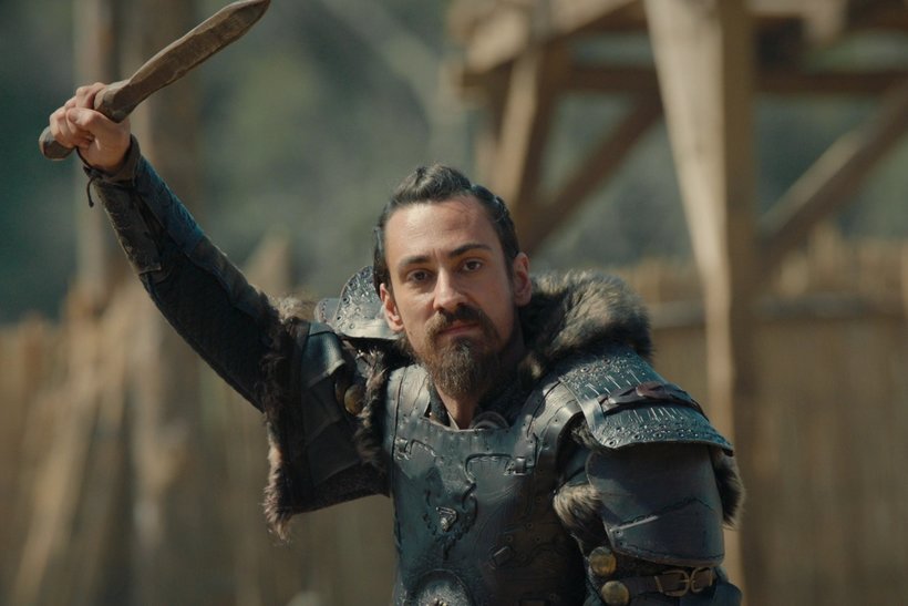 Batuga Dağ tahtına oturup Han oldu