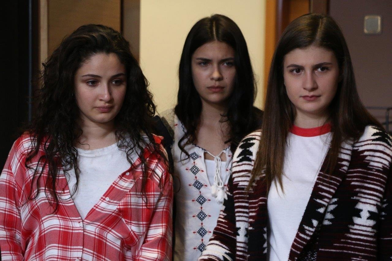 100 karede 100 bölüm