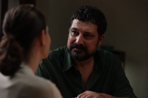 Bülent İnal’dan duygu dolu şiir performansı