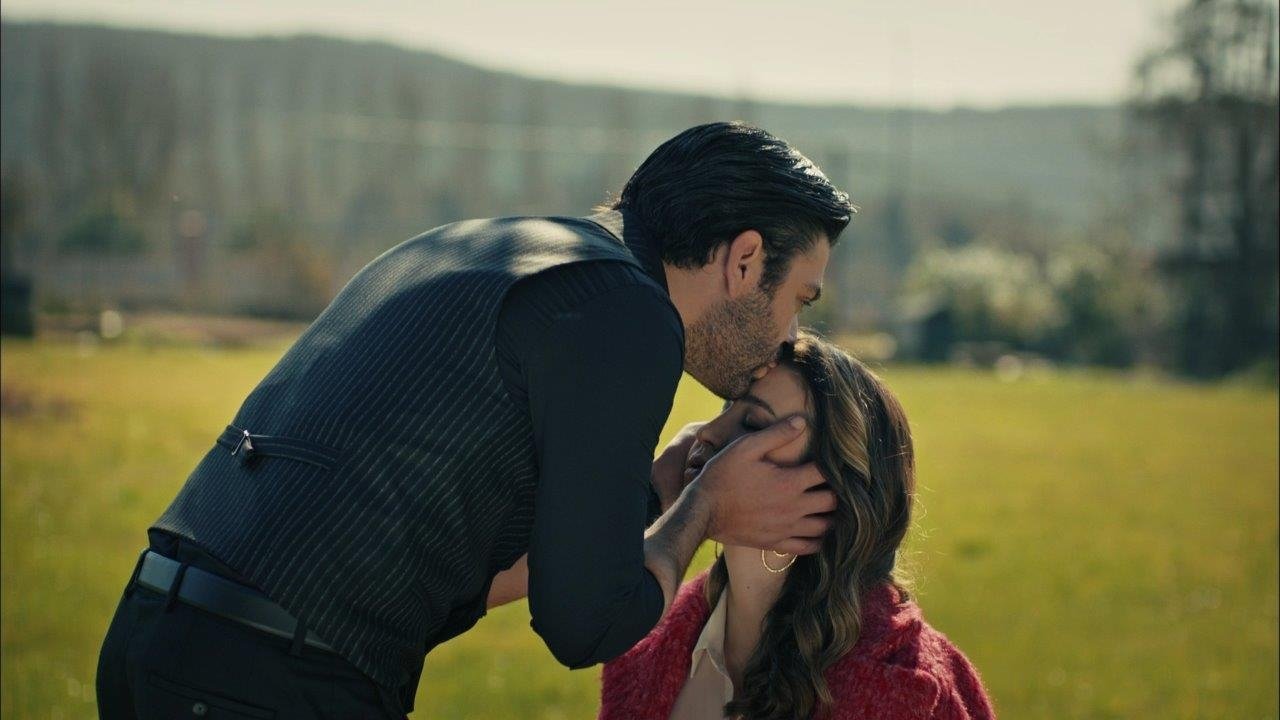 Ömür - İlyas aşkı nasıl başladı? #Ömİl