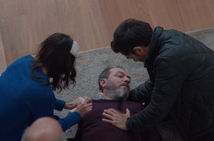 Hasan, Çetin’i bıçaklıyor!