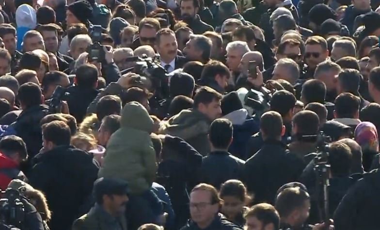 Üniversiteler online eğitime geçiyor