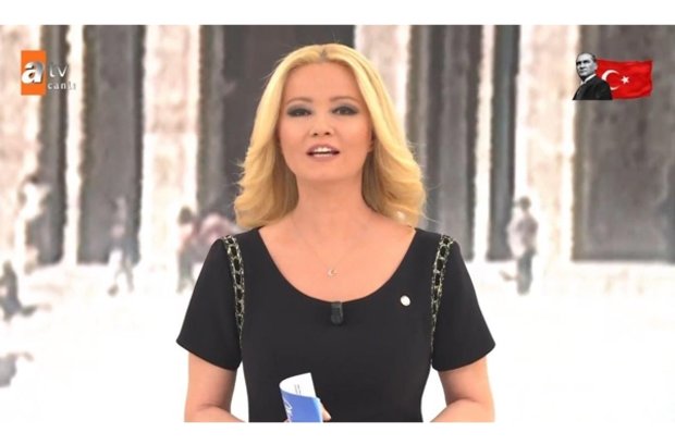 Müge Anlı’dan duygu dolu 10 Kasım açılışı