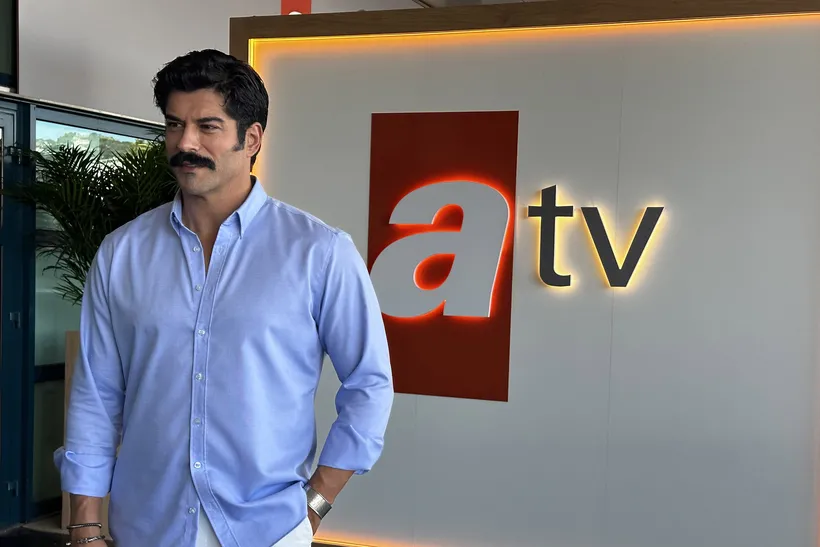 Cannes'da güneş Burak Özçivit'le doğdu!