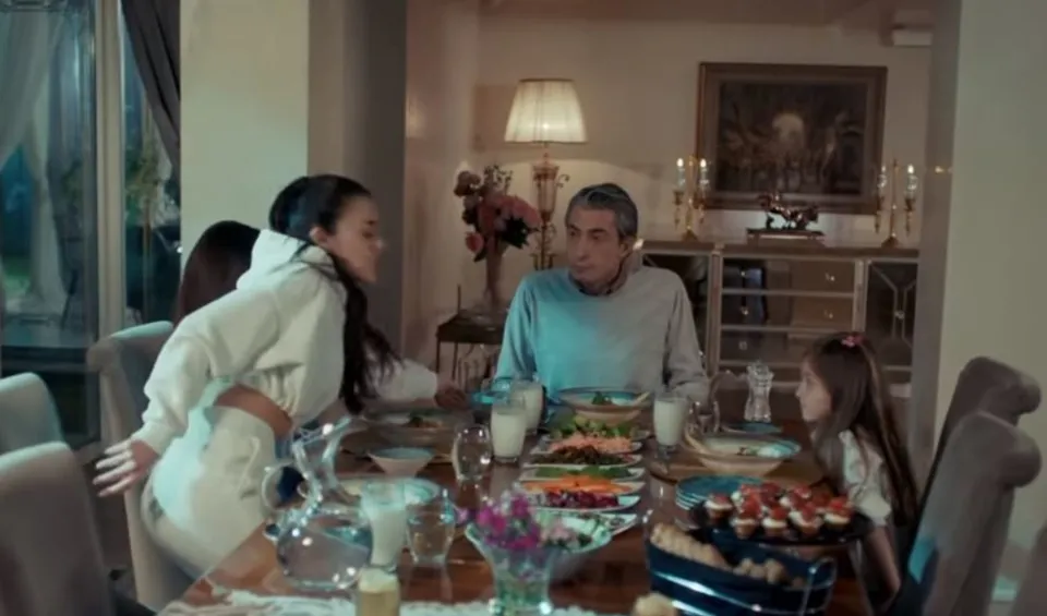 Akşam yemeğinde olaylar tatlıya bağlandı mı?