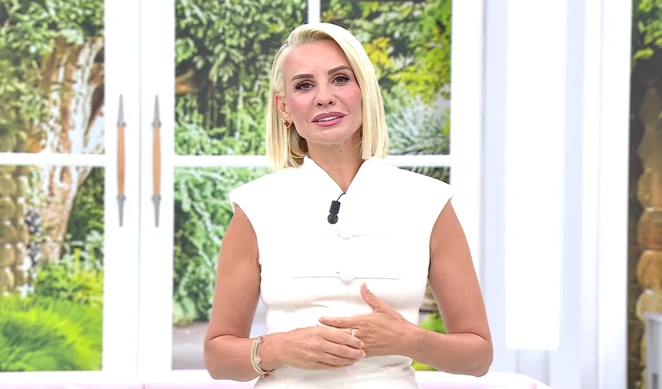 Esra Erol’da