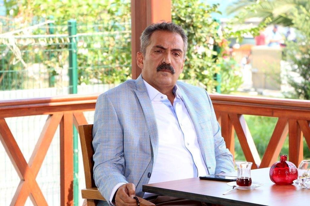 Eski Bir Tanıdık  İşleri Karıştırıyor. 9. bölüm fotogaleri