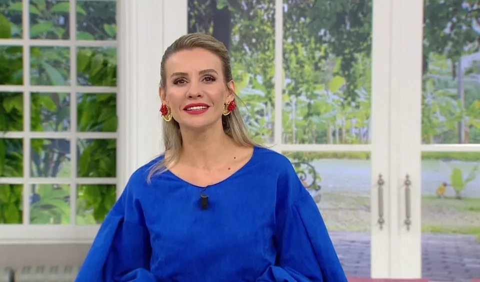 Esra Erol’da