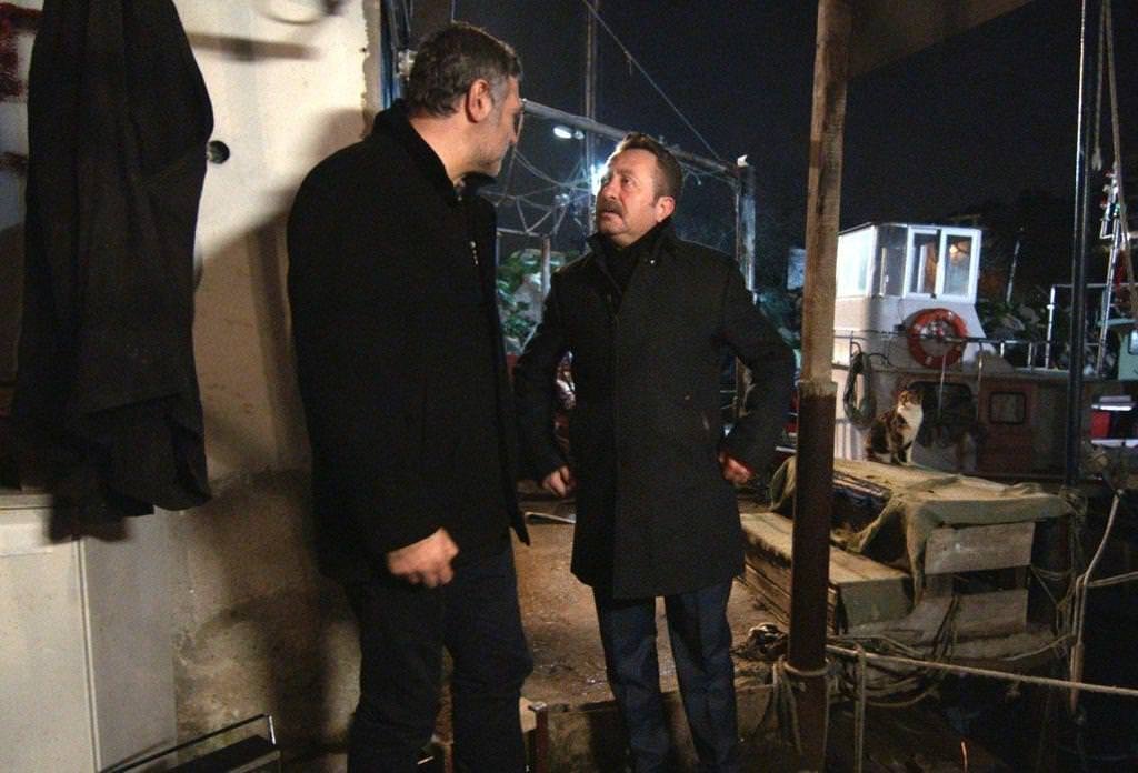 Ömer, ağabeyini sildi! 33.bölüm fotogaleri