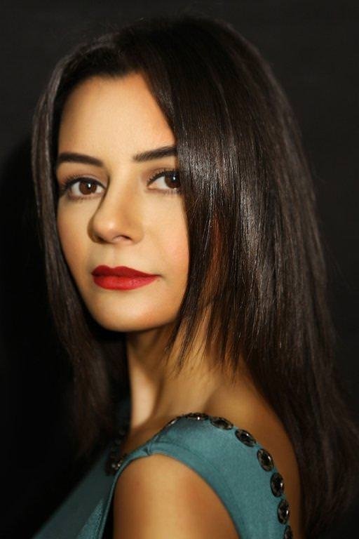 Ramiz Dayı’nın Karısı Uçurum'da…