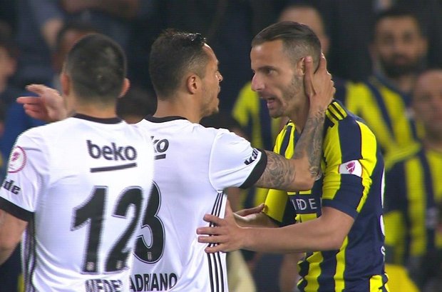 Derbi Nefes Kesti En Cok Izlenen Atv Oldu Atv