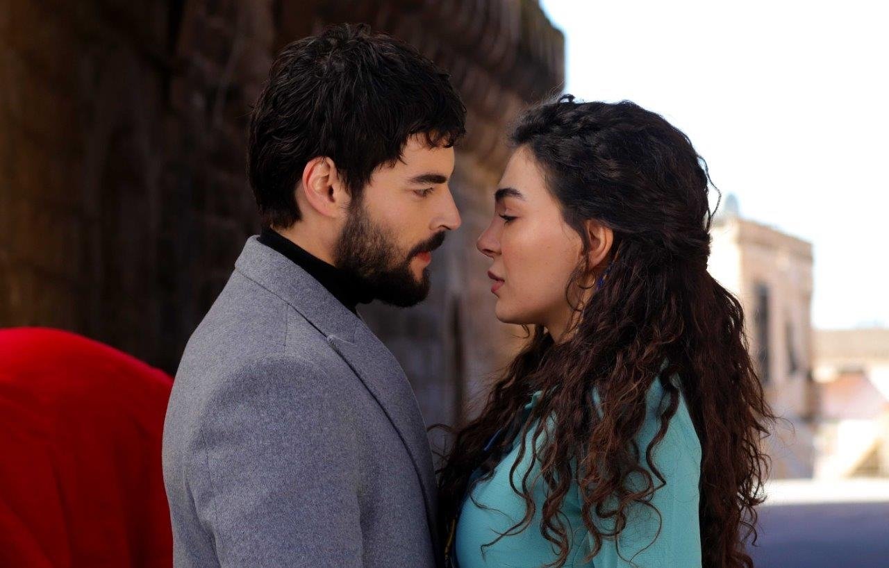 100 karede Hercai
