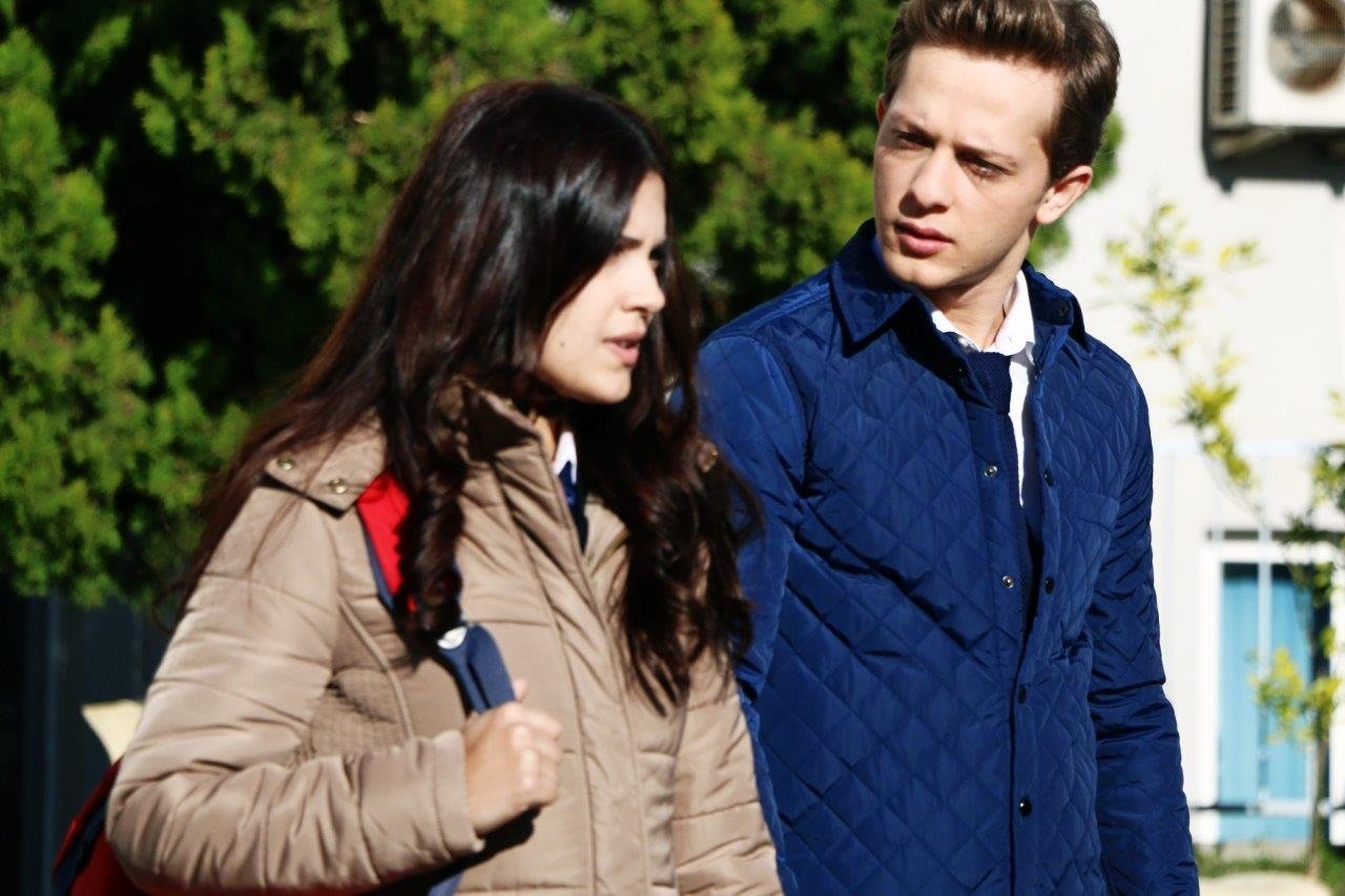 100 karede 100 bölüm