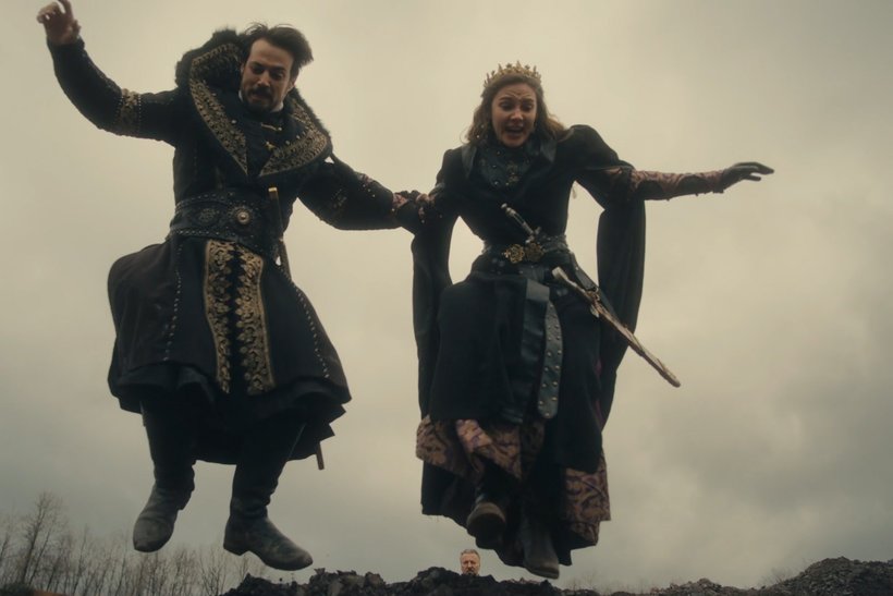 Sultan Orhan ve Asporça uçurumdan atladı