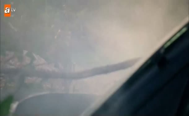 Ali Hikmet kaza geçirir ve onu kurtaran Zeynep olur!