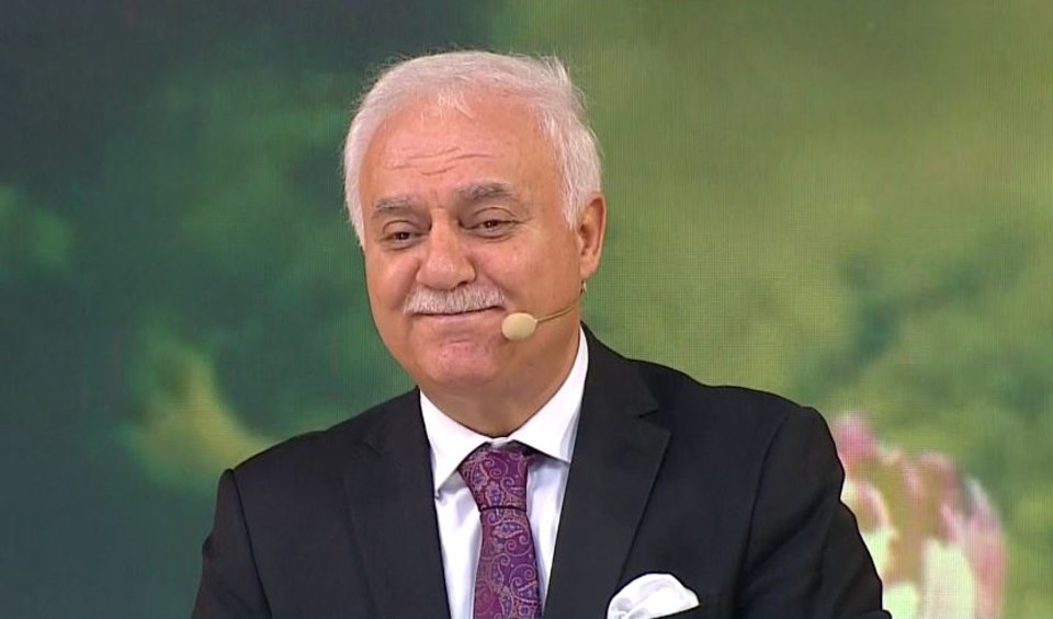 Namaz kılarken kıbleye doğru dönmezsek günah mı? atv