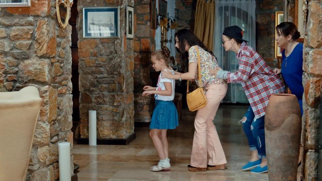 Aşk başlıyor… 1.bölüm fotogaleri